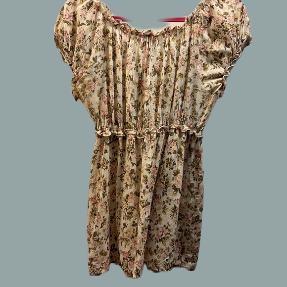 Motherhood Maternity Cotton Top. Size Med. Cream/Link Floral Short Sleeve - Picture 3 of 12